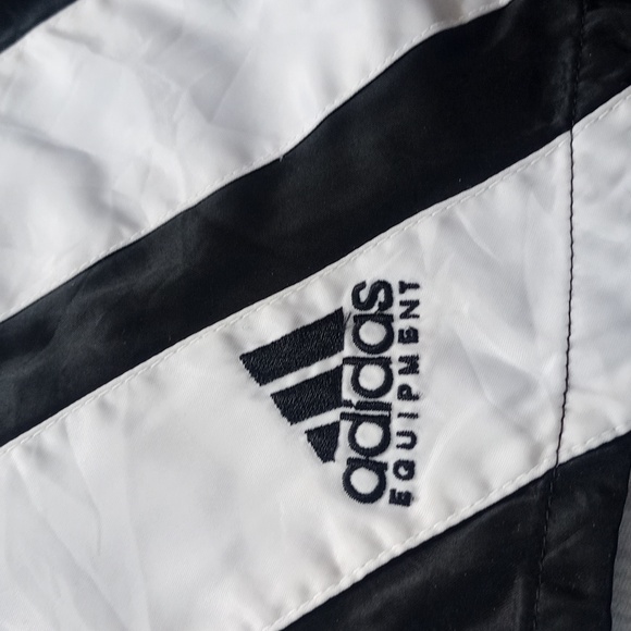 Vintage 90s Adidas Big Logo Shorts Essential - Picture 3 of 9